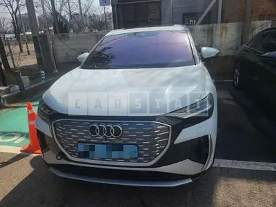Photo 1 of 39: 2022 Audi Q4 Sportback e-tron 40 — Korean insurance auction