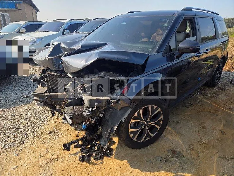 Photo 2 of 12: 2021 Kia Carnivals — Korean insurance auction