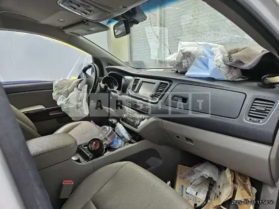 Photo 2 of 18: 2019 Kia Carnival — Korean insurance auction
