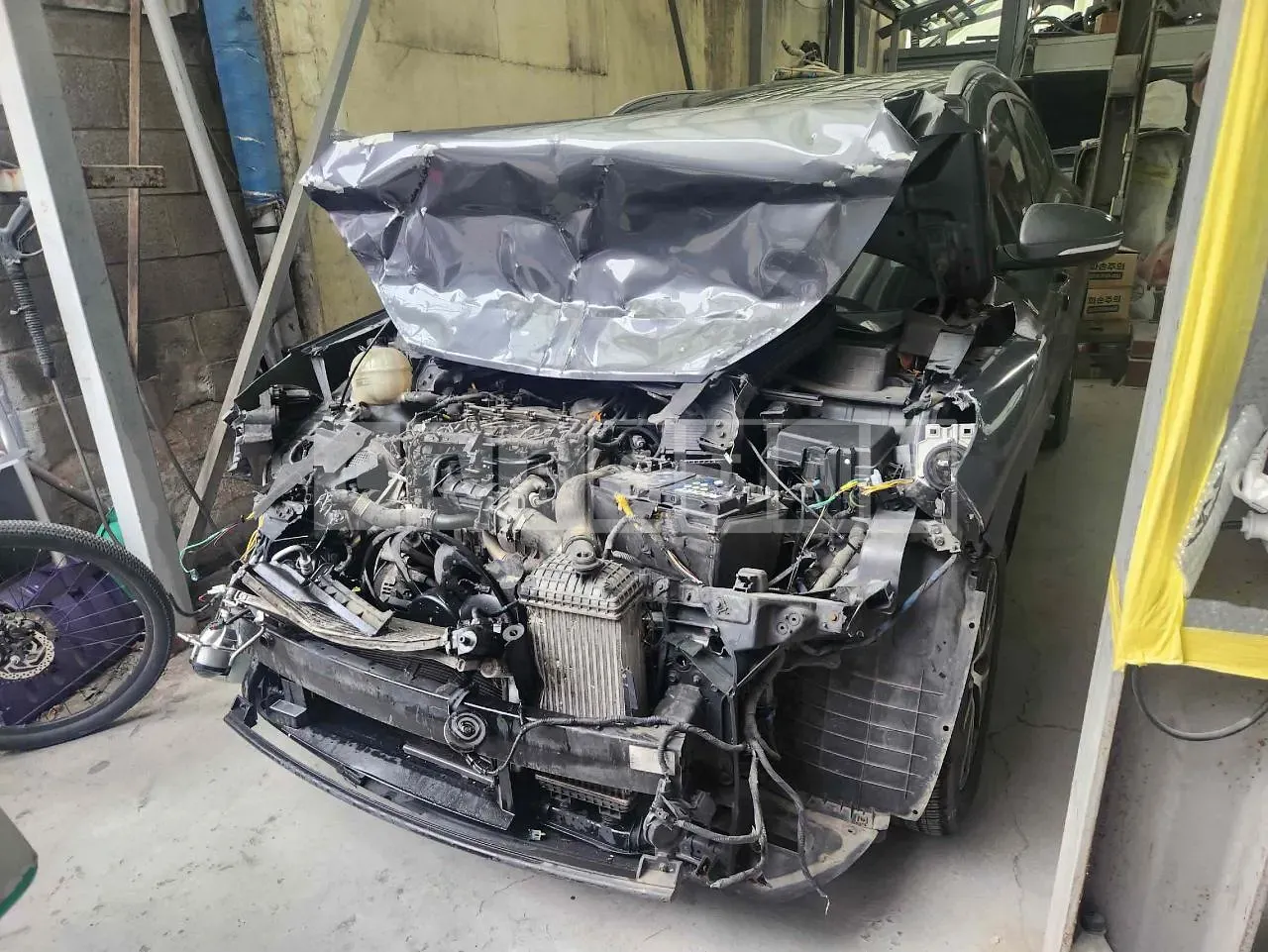 Photo 2 of 14: 2015 Hyundai Tucson, VIN KMHJ581ABGU013142 — Korean insurance auction