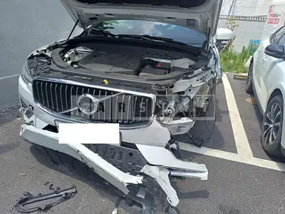 Photo 1 of 30: 2018 Volvo XC60 D5 AWD — Korean insurance auction