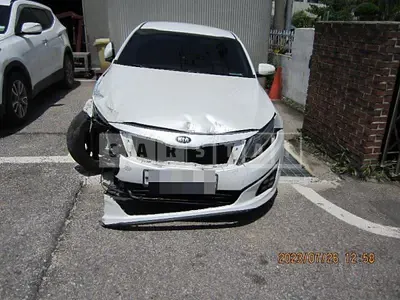 Photo 1 of 11: 2014 Kia K5 2.0 — Korean insurance auction