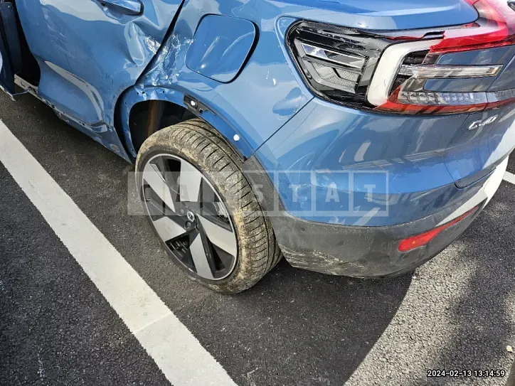 Photo 2 of 19: 2023 Volvo C40 Recharge Twin, VIN YV1XKERA3R2091603 — Korean insurance auction