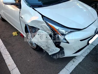 Photo 1 of 31: 2018 Toyota Prius, VIN JTDKBRFU3J3083442 — Korean insurance auction