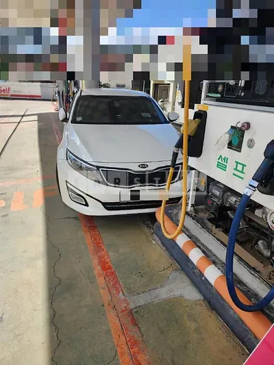 Photo 1 of 3: 2014 Kia K5 2.0 LPG — Korean insurance auction