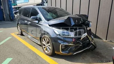 Photo 1 of 26: 2019 Kia Carnival Limousine, VIN KNAME81ABKS461663 — Korean insurance auction