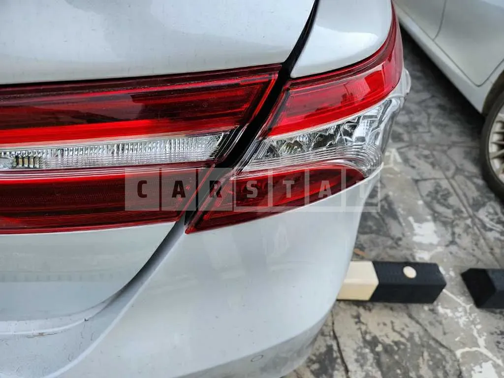 Photo 2 of 23: 2019 Toyota Camry, VIN JTNB11HK6K3075977 — Korean insurance auction