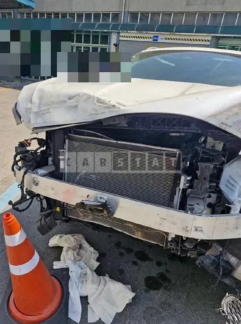 Photo 2 of 25: 2023 Genesis GV70 — Korean insurance auction