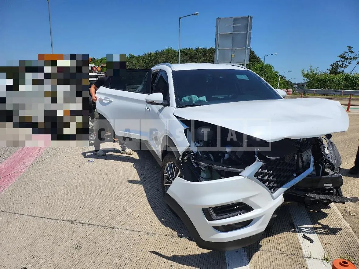 Photo 2 of 8: 2018 Hyundai Tucson (4WD) — Korean insurance auction