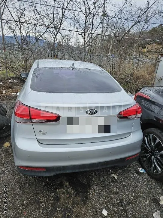 Photo 2 of 7: 2017 Kia K3 1.6 — Korean insurance auction