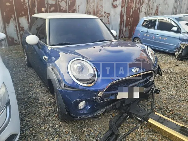 Photo 2 of 14: 2018 MINI Cooper — Korean insurance auction