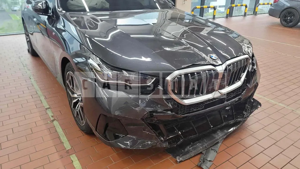 Photo 2 of 11: 2024 BMW 520i, VIN WBA21FJ04RCR87959 — Korean insurance auction