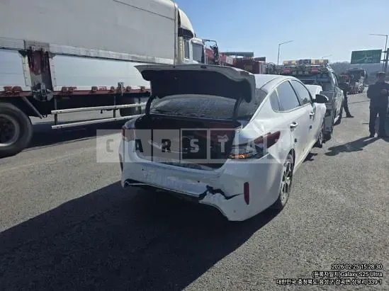 Photo 2 of 5: 2019 Kia K5, VIN KNAGT41EBKA033892 — Korean insurance auction