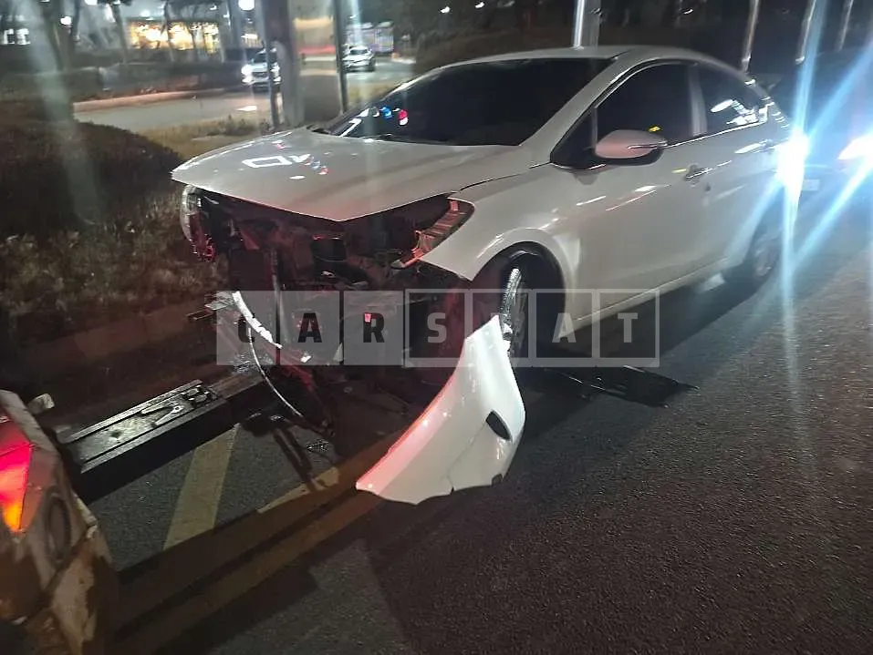 Photo 2 of 9: 2017 Kia Kz — Korean insurance auction