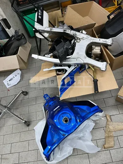 Photo 1 of 4: 2022 Honda (parts) CRF1100D4 Fuel Tank And Others — Korean insurance auction
