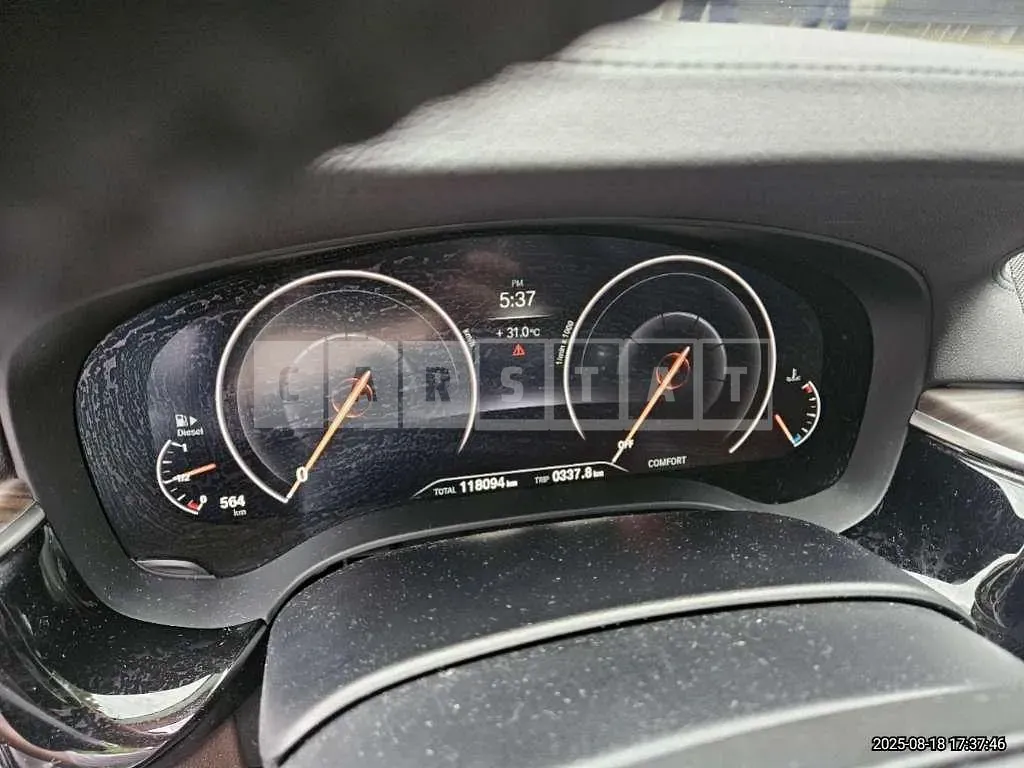 Photo 2 of 12: 2019 BMW 520d xDrive Luxury — Korean insurance auction