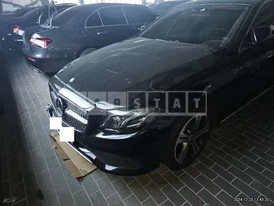 Photo 1 of 43: 2017 Mercedes-Benz E220d — Korean insurance auction