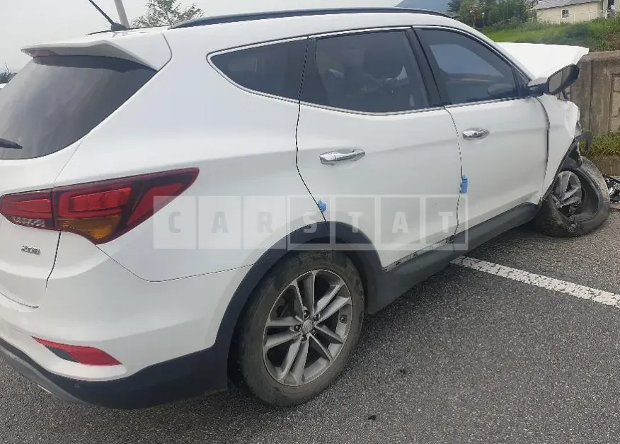 Photo 2 of 10: 2018 Hyundai Santa Fe, VIN KMHSW81UBJU775379 — Korean insurance auction