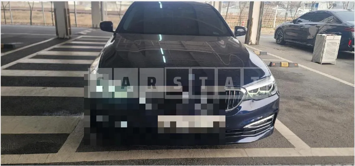 Photo 2 of 3: 2018 BMW (parts) 520i L Headlamp — Korean insurance auction
