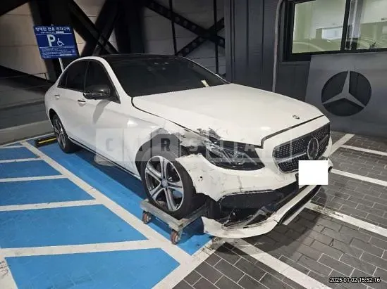 Photo 2 of 50: 2017 Mercedes-Benz E 300 4Matic — Korean insurance auction