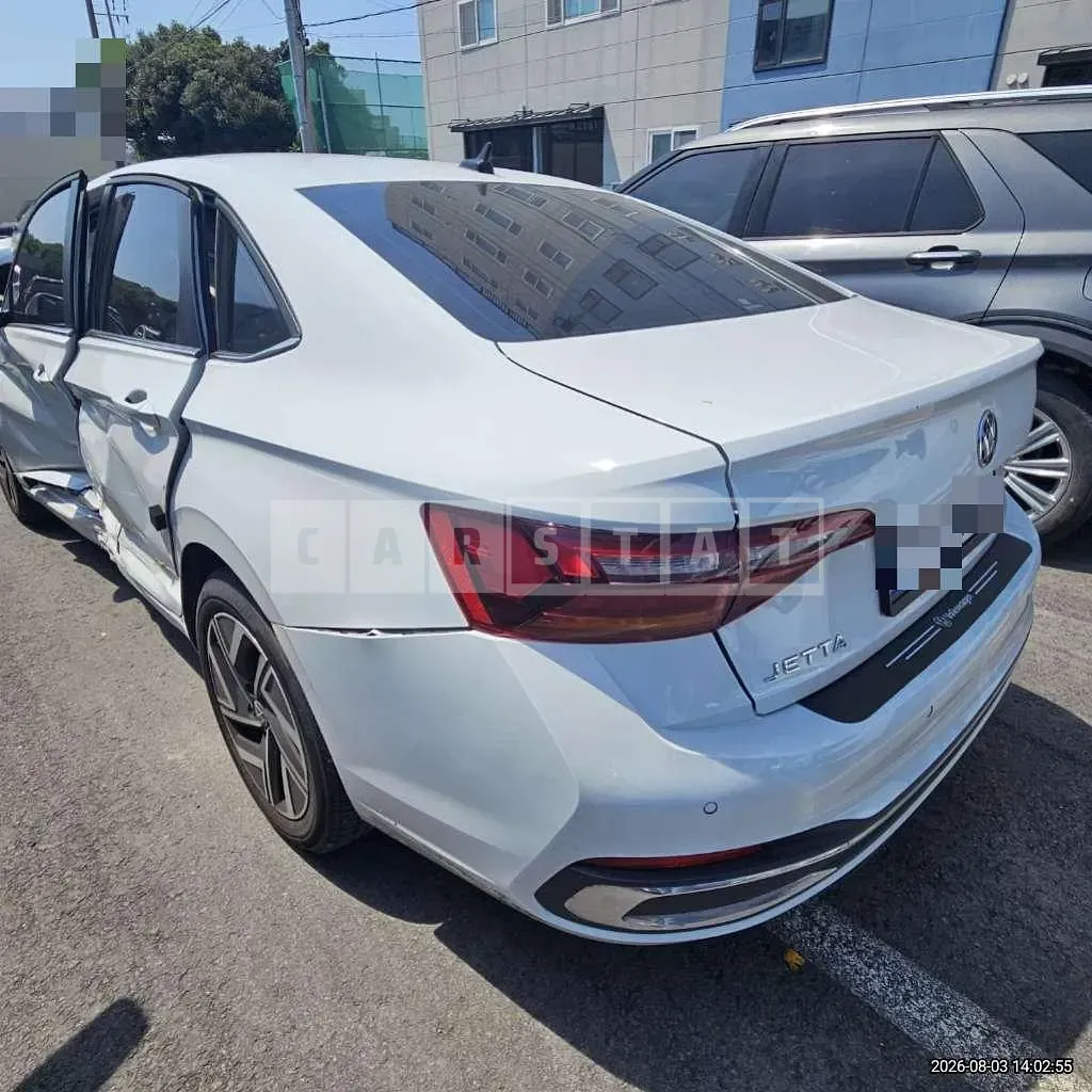 Photo 2 of 13: 2024 Volkswagen Jetta — Korean insurance auction