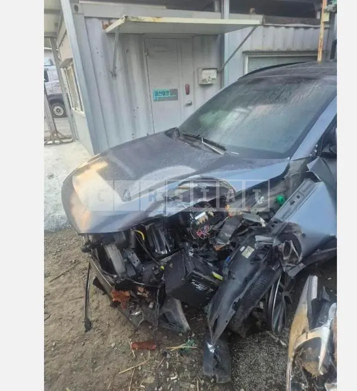 Photo 2 of 3: 2015 Hyundai Tucson TL — Korean insurance auction