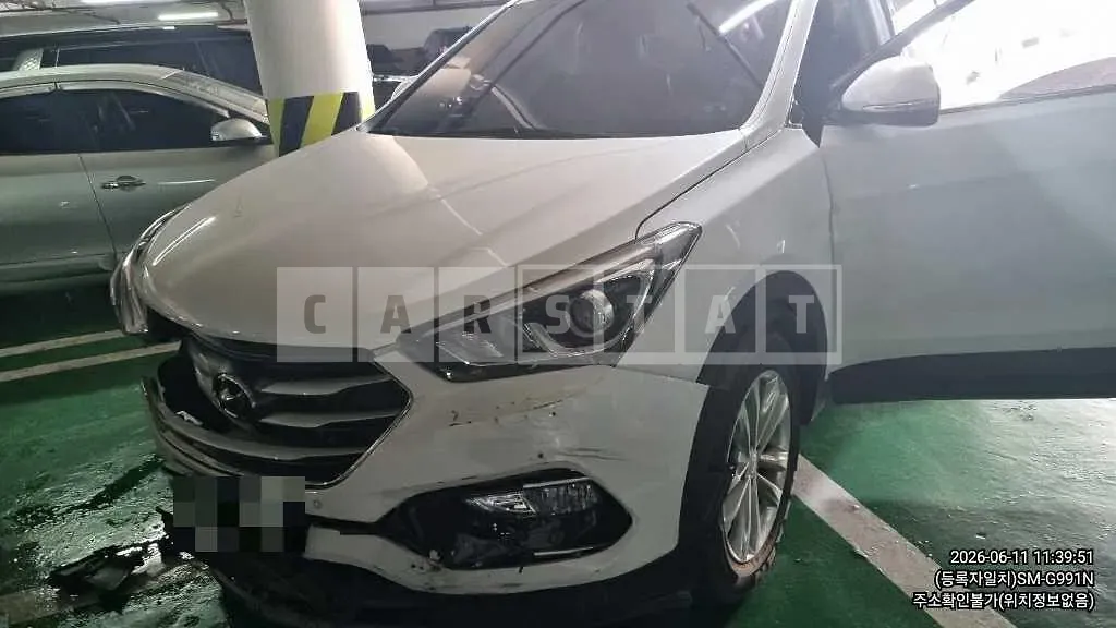 Photo 2 of 6: 2018 Hyundai Santa Fe DM — Korean insurance auction