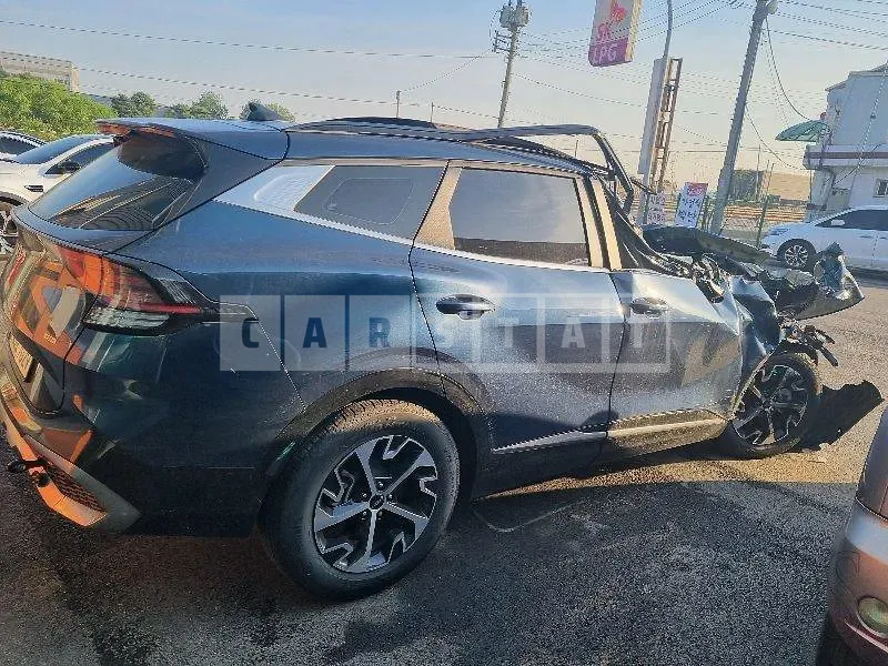 Photo 2 of 35: 2021 Kia Sportage, VIN KNAPX81GBNK002901 — Korean insurance auction