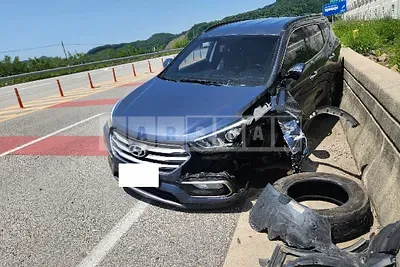Photo 1 of 5: 2018 Hyundai Santa Fe — Korean insurance auction