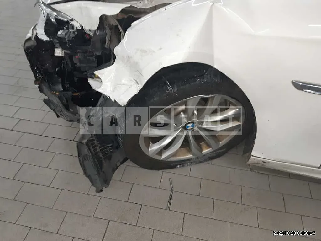Photo 2 of 16: 2016 BMW 520d, VIN WBA5E5103GG067726 — Korean insurance auction