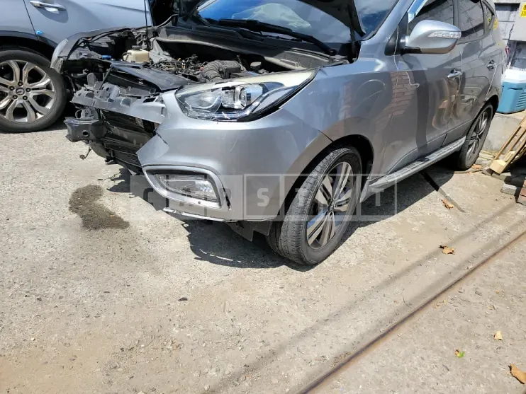 Photo 2 of 14: 2014 Hyundai Tucson, VIN KMHJT81VBFU996949 — Korean insurance auction