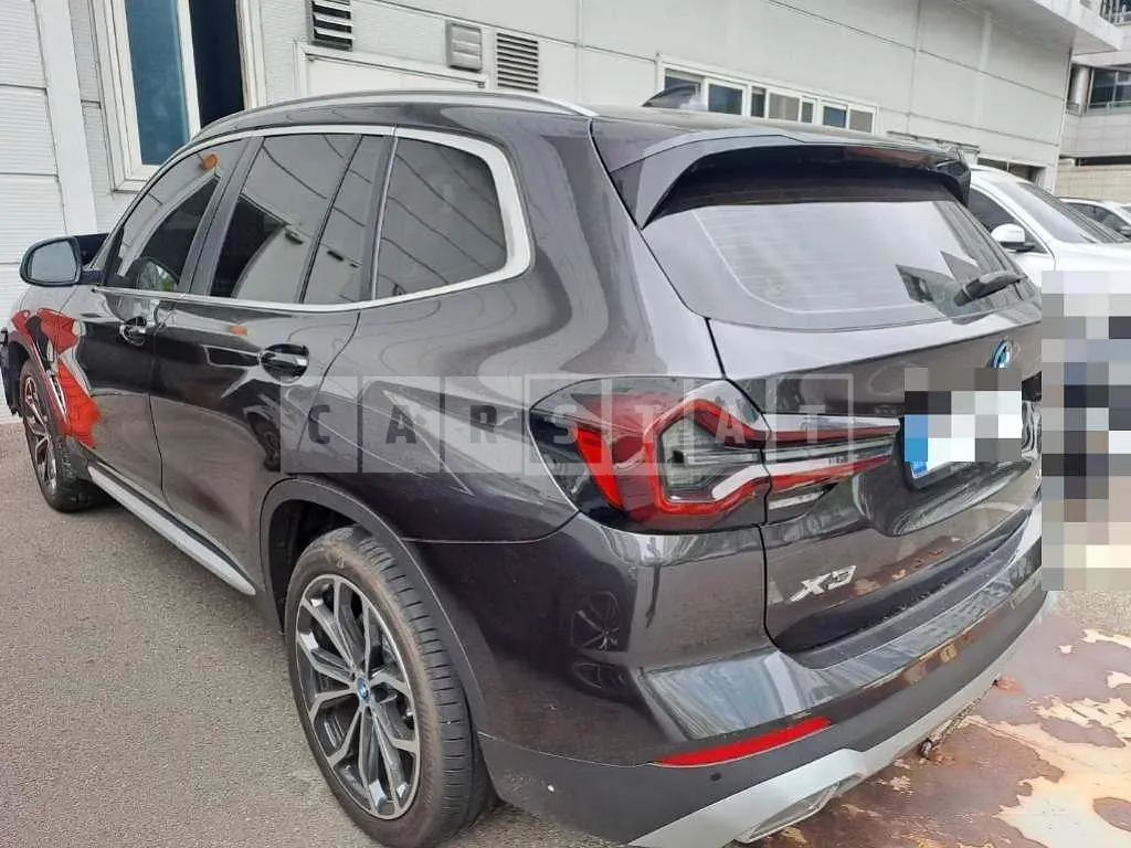 Photo 2 of 8: 2024 BMW X3 xDrive30e — Korean insurance auction