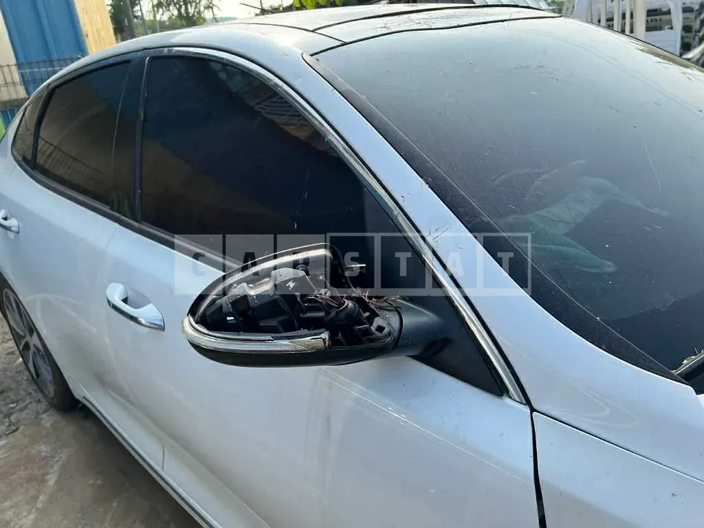 Photo 2 of 14: 2018 Kia K5 — Korean insurance auction
