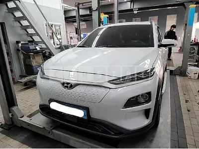 Photo 1 of 12: 2019 Hyundai Kona Electric, VIN KMHK381GFKU050348 — Korean insurance auction