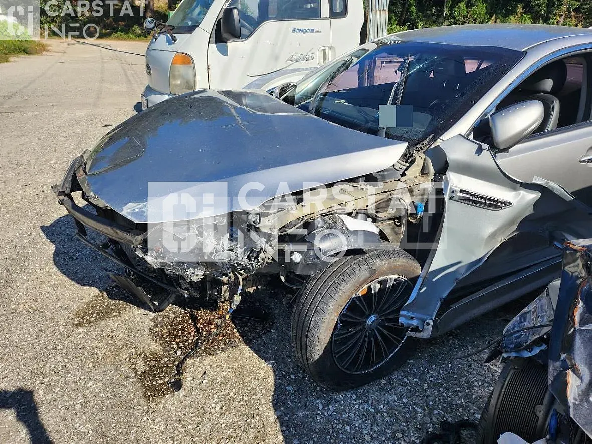 Photo 2 of 8: 2014 Kia K5 2.0(LPI) — Korean insurance auction