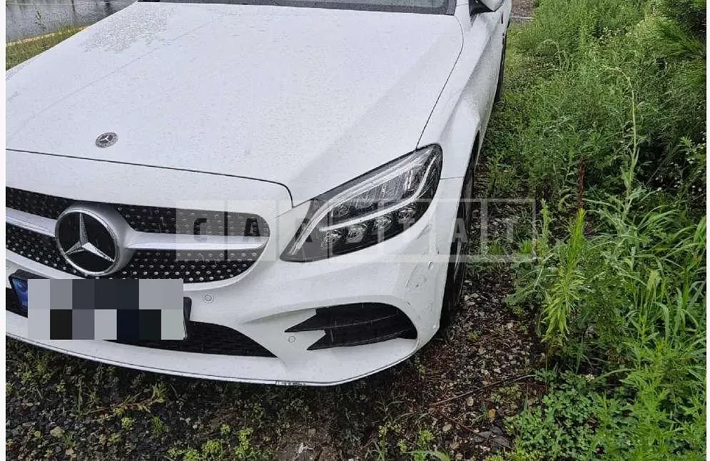 Photo 2 of 4: 2019 Mercedes-Benz (parts) C220 d 4Matic Bumper, Headlamp — Korean insurance auction