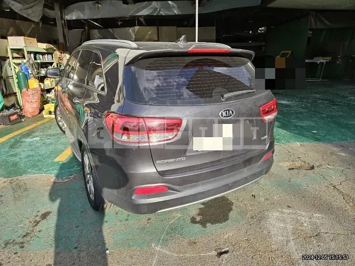 Photo 2 of 19: 2017 Kia Sorento 2.0 — Korean insurance auction