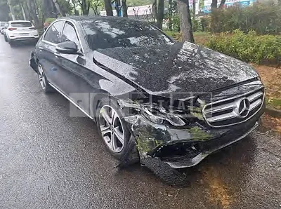 Photo 1 of 14: 2019 Mercedes-Benz E 300 — Korean insurance auction
