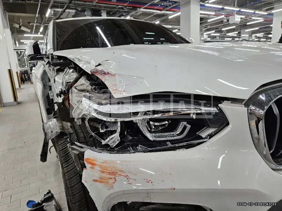 Photo 2 of 53: 2020 BMW X4 xDrive 20i M Sport X, VIN WBA2V9109L9D15991 — Korean insurance auction