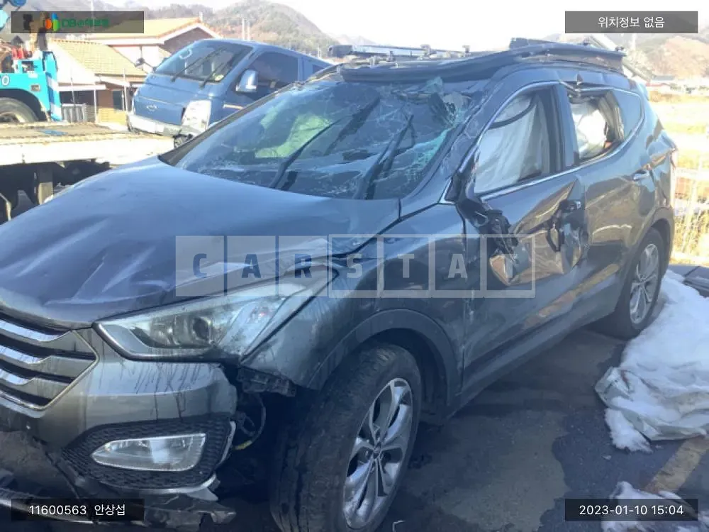 Photo 2 of 10: 2015 Hyundai Santa Fe, VIN KMHSW81UBFU479527 — Korean insurance auction