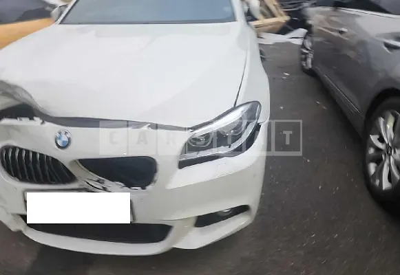 Photo 2 of 42: 2016 BMW 520d, VIN WBA5E5104GG071140 — Korean insurance auction