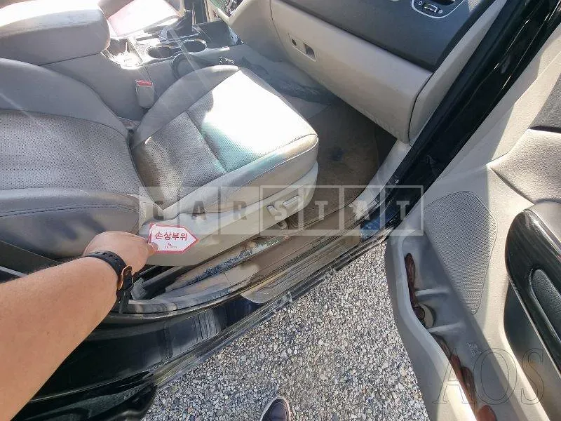 Photo 2 of 15: 2019 Kia Carnival, VIN KNHMF37ABKS585122 — Korean insurance auction