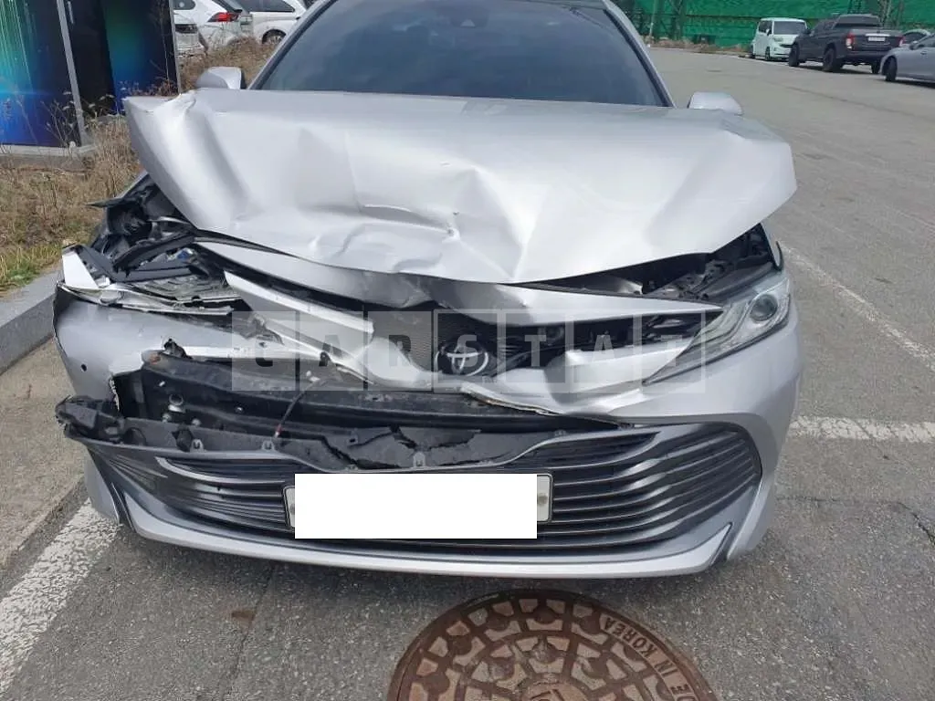 Photo 2 of 11: 2018 Toyota Camry, VIN JTNB11HK3J3065356 — Korean insurance auction