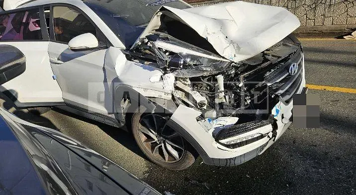 Photo 2 of 4: 2018 Hyundai Tucson TL — Korean insurance auction