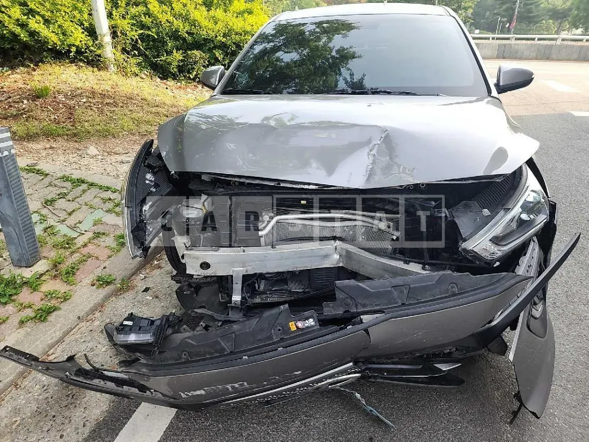 Photo 2 of 9: 2020 Hyundai IONIQ Electric — Korean insurance auction