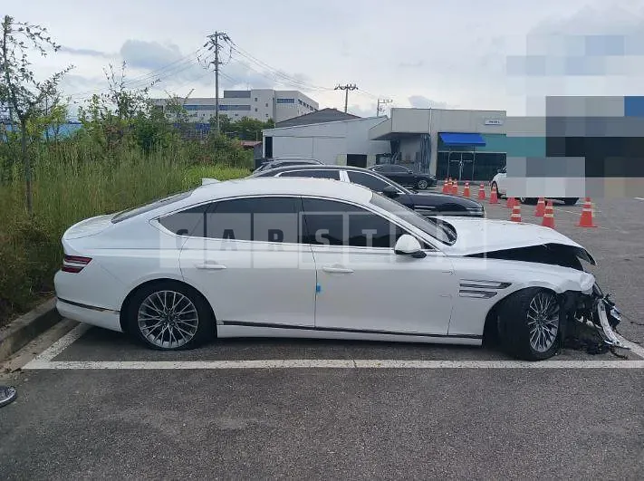 Photo 2 of 16: 2023 Genesis G80 — Korean insurance auction