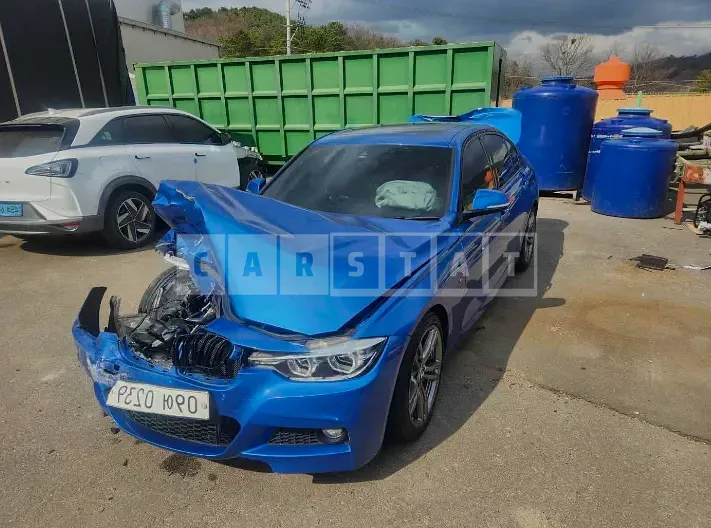 Photo 2 of 8: 2017 BMW 320i, VIN WBA8A9109HK822926 — Korean insurance auction