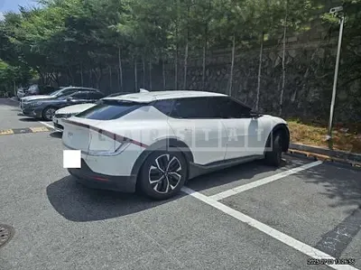 Photo 1 of 21: 2023 Kia EV6 — Korean insurance auction
