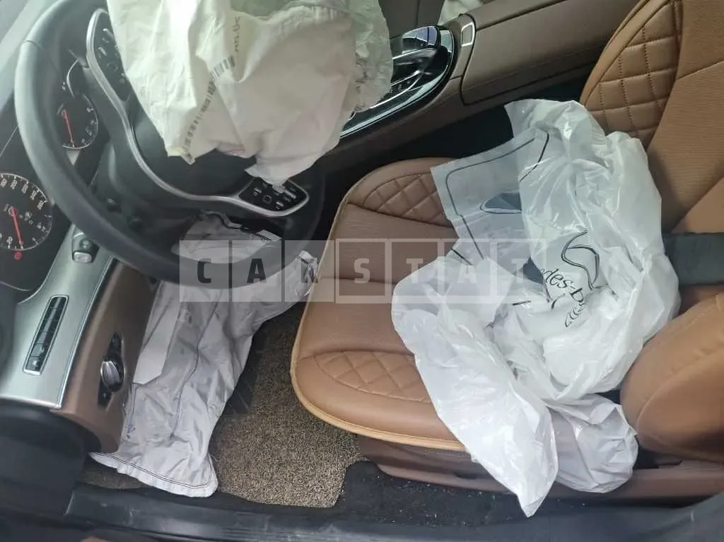 Photo 2 of 43: 2019 Mercedes-Benz E 300 — Korean insurance auction
