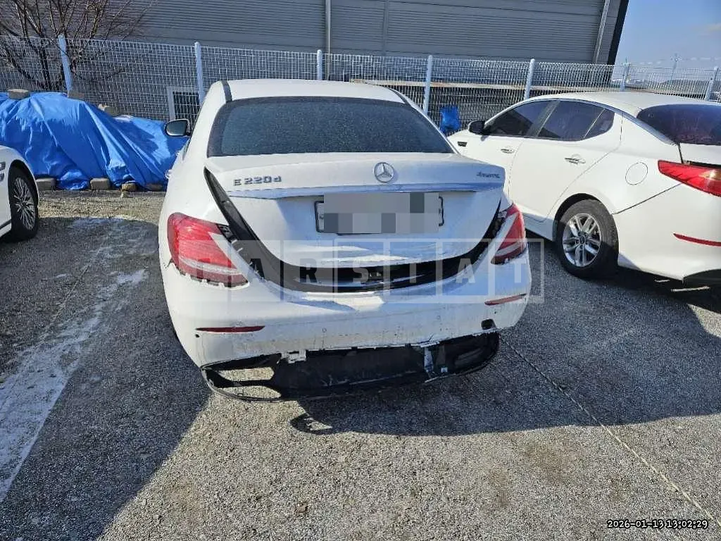 Photo 2 of 14: 2017 Mercedes-Benz E220 d 4Matic — Korean insurance auction